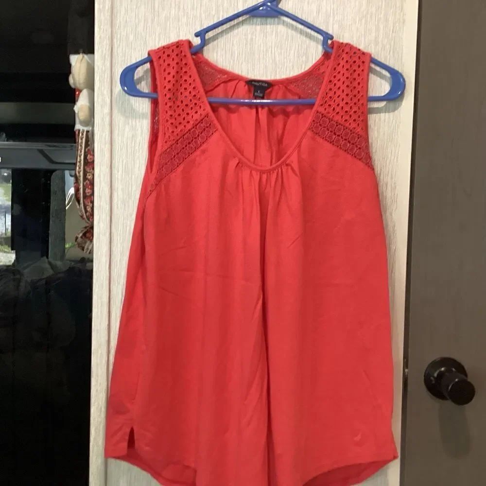 NWOT. Nautica Brand Women’s Sleeveless Top in Size Large